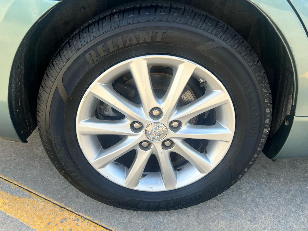 Toyota Camry 4dr Sdn I4 Man LE (Natl) 2011
