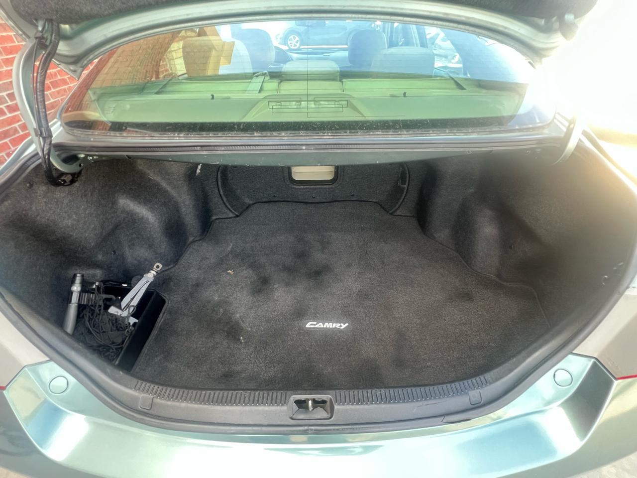 Toyota Camry 4dr Sdn I4 Man LE (Natl) 2011