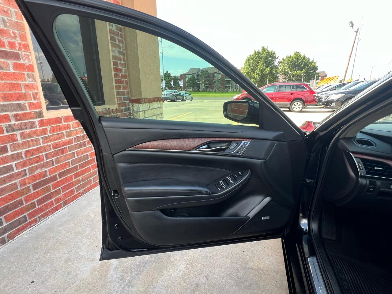 Cadillac CTS Sedan 4dr Sdn 2.0L Turbo Luxury AWD 2019