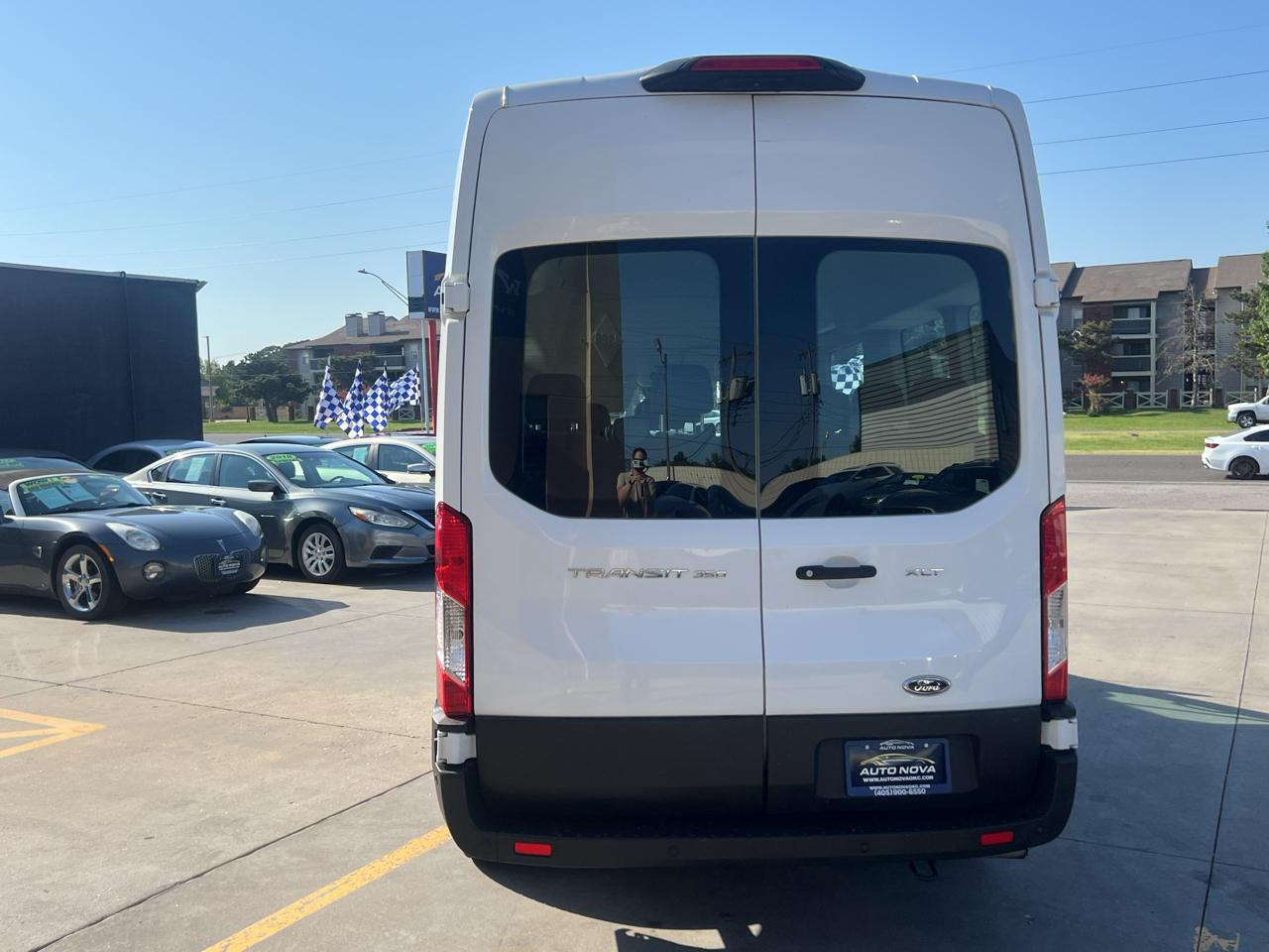 Ford Transit Passenger Wagon T-350 148" High Roof XLT RWD 2023