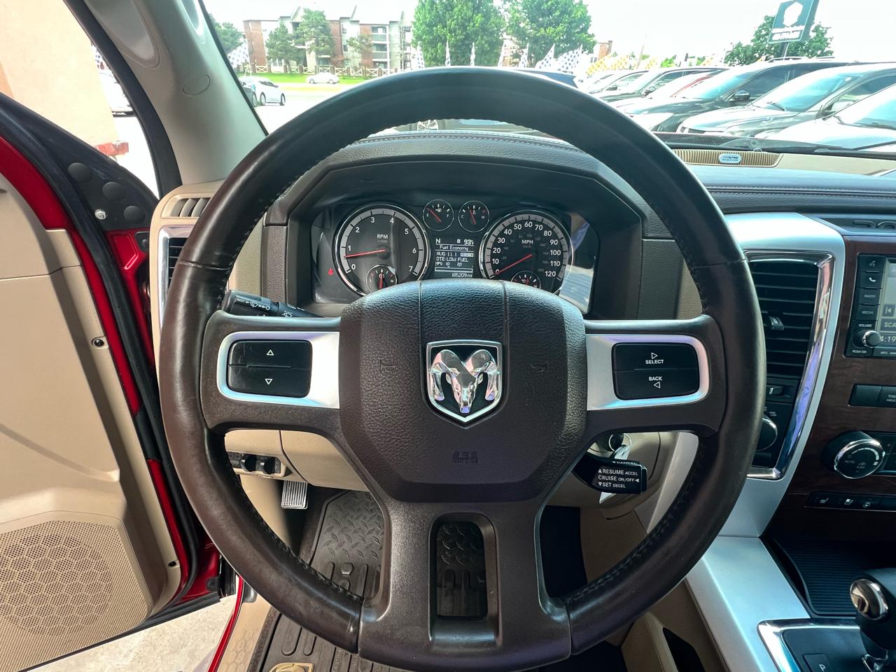RAM 1500 4WD Quad Cab 140.5" Laramie 2011