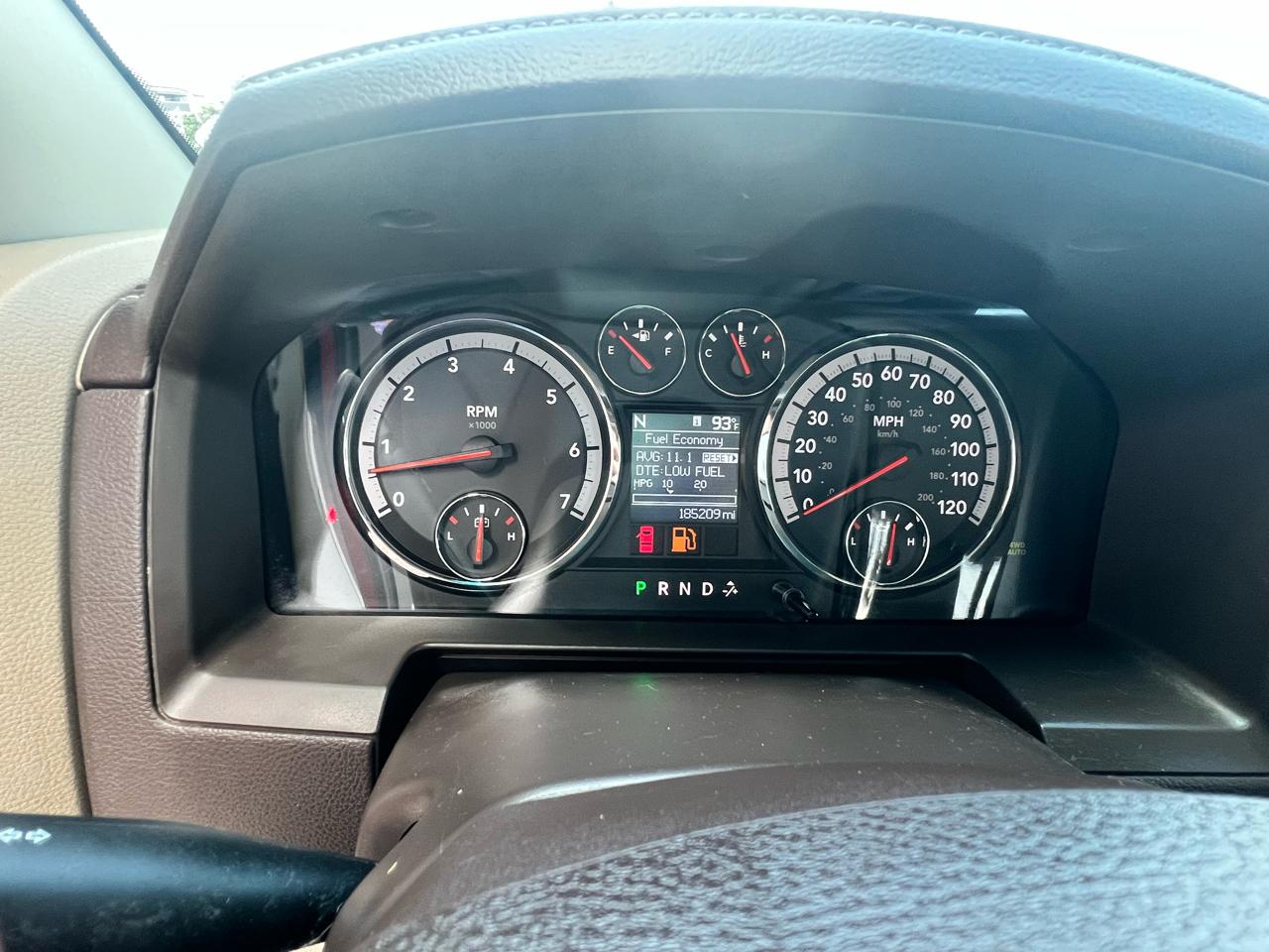 RAM 1500 4WD Quad Cab 140.5" Laramie 2011