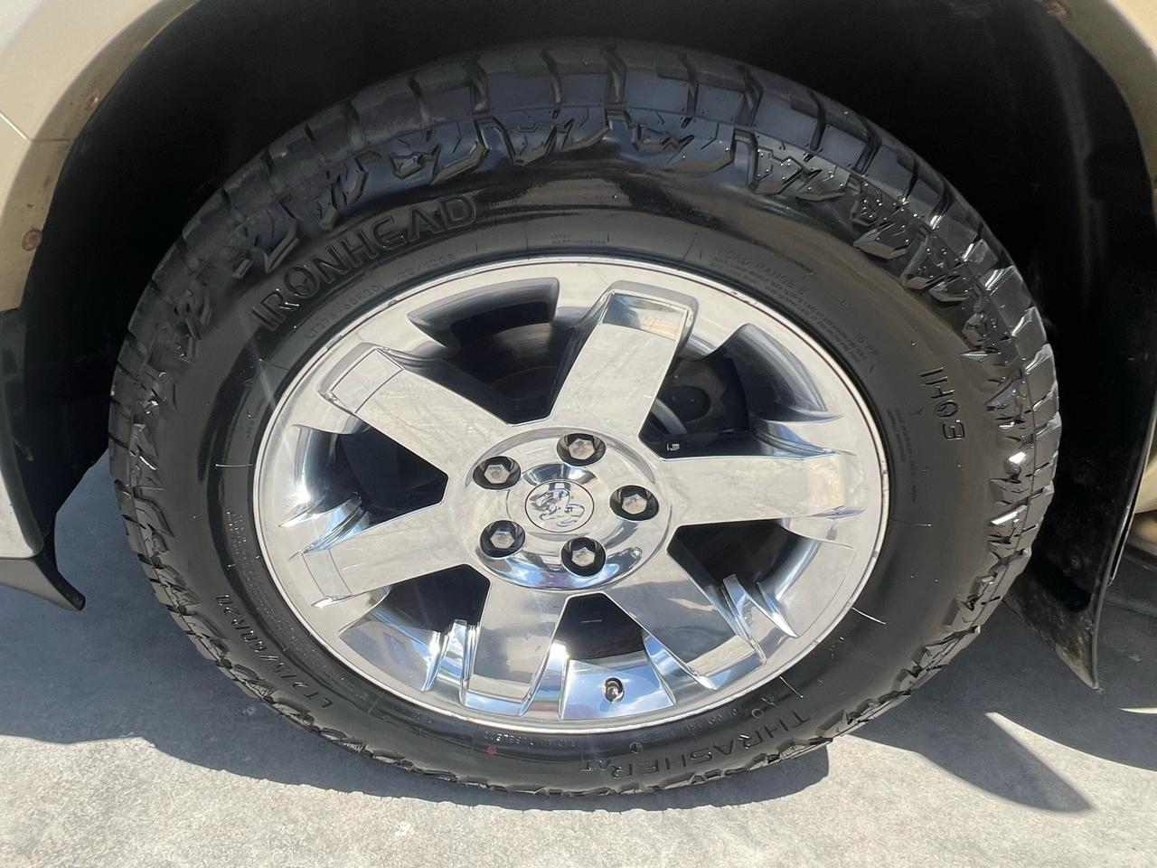 RAM 1500 4WD Quad Cab 140.5" Laramie 2011