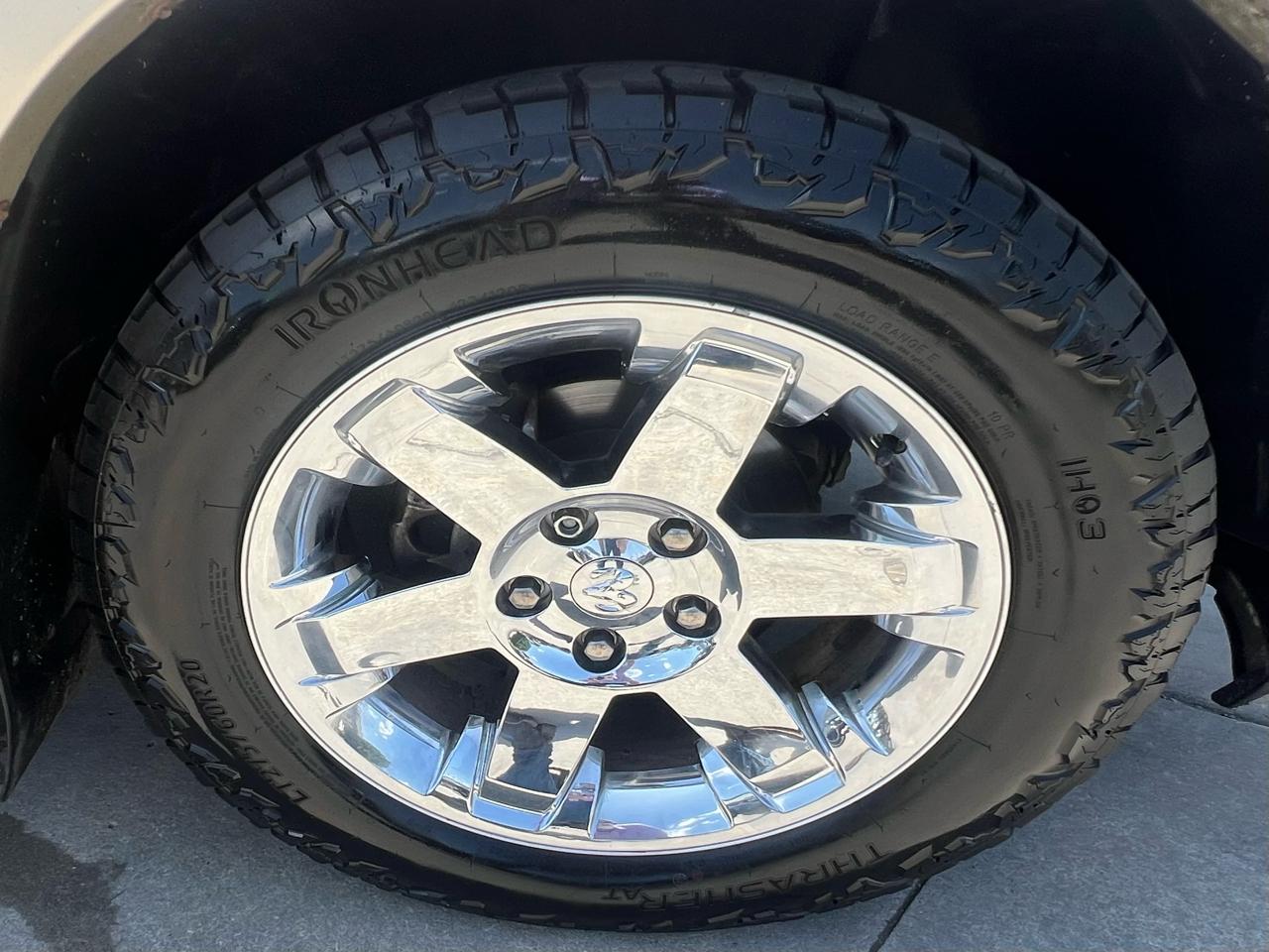 RAM 1500 4WD Quad Cab 140.5" Laramie 2011