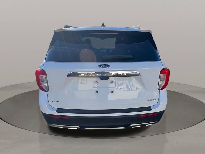 Ford Explorer XLT 4WD 2021