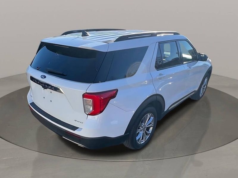 Ford Explorer XLT 4WD 2021