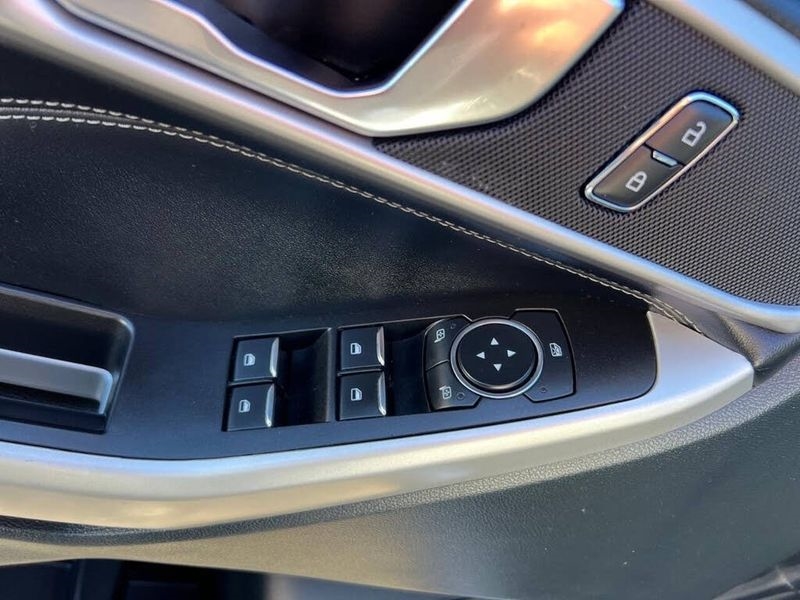 Ford Explorer XLT 4WD 2021