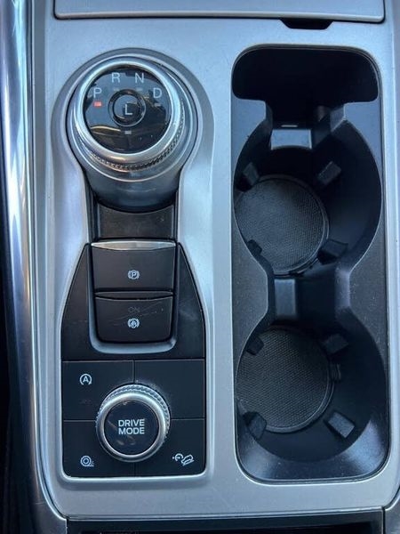 Ford Explorer XLT 4WD 2021