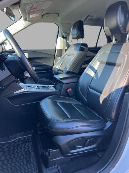 Ford Explorer XLT 4WD 2021