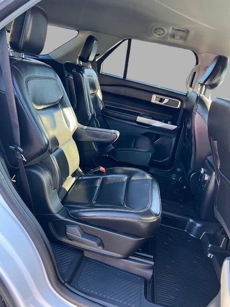 Ford Explorer XLT 4WD 2021