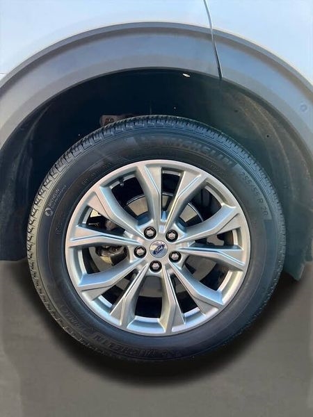 Ford Explorer XLT 4WD 2021