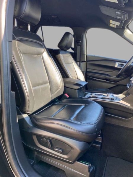 Ford Explorer XLT 4WD 2020