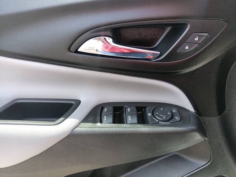 Chevrolet Equinox FWD 4dr LT w/2FL 2021