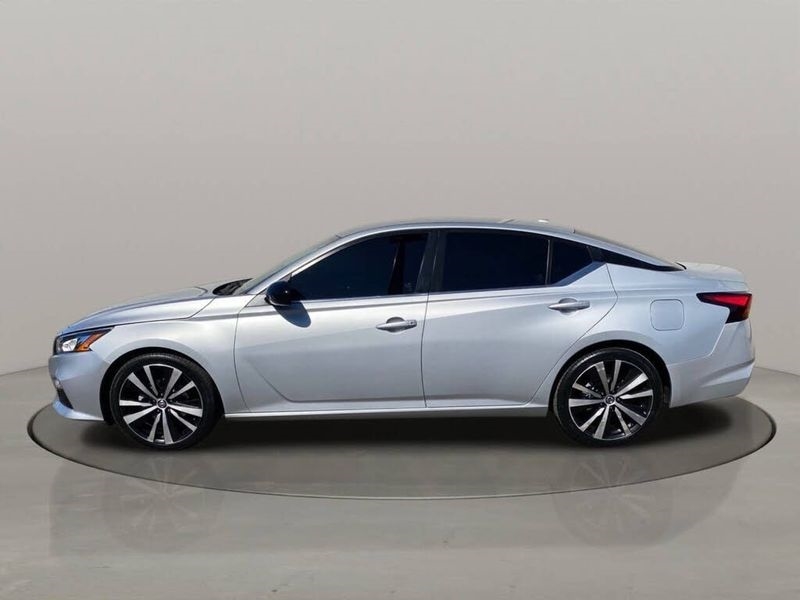 Nissan Altima 2.5 SR Sedan 2021
