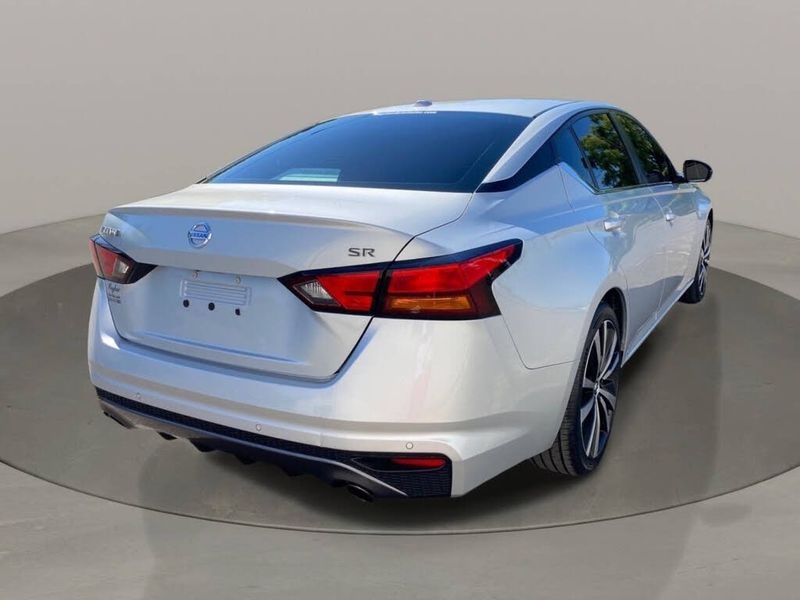 Nissan Altima 2.5 SR Sedan 2021