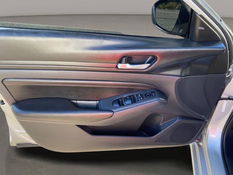 Nissan Altima 2.5 SR Sedan 2021