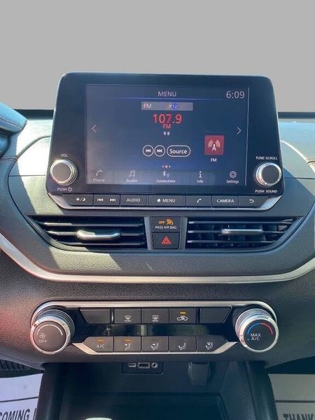 Nissan Altima 2.5 SR Sedan 2021