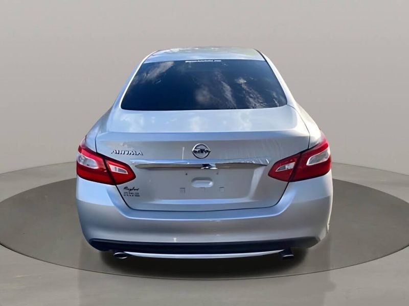 Nissan Altima 2.5 S Sedan 2017