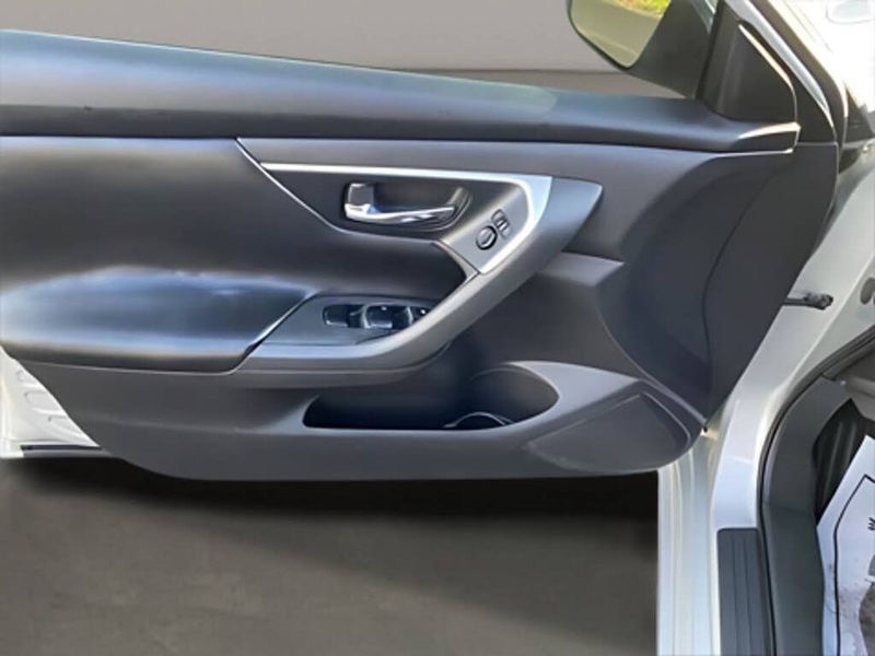 Nissan Altima 2.5 S Sedan 2017