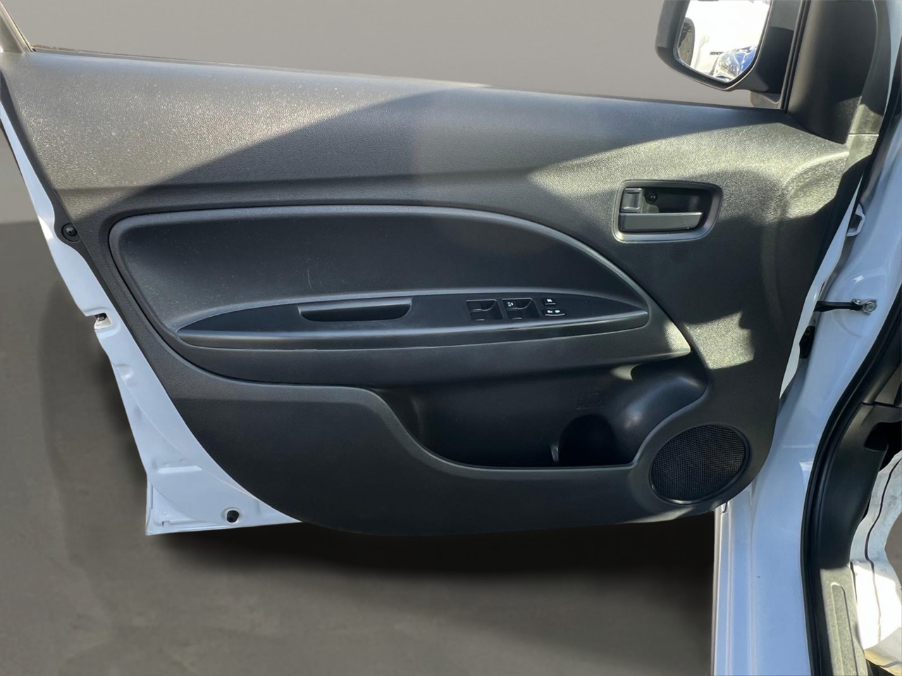 Mitsubishi Mirage ES 4D Hatchback 5sp 2022