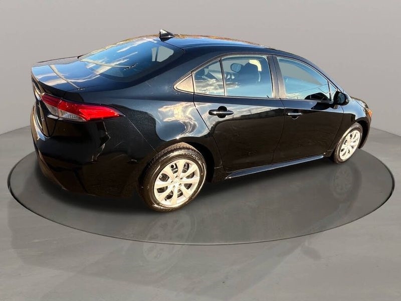 Toyota Corolla LE CVT (Natl) 2024