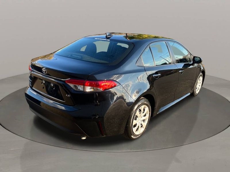 Toyota Corolla LE CVT (Natl) 2024