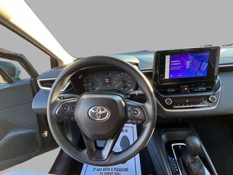 Toyota Corolla LE CVT (Natl) 2024