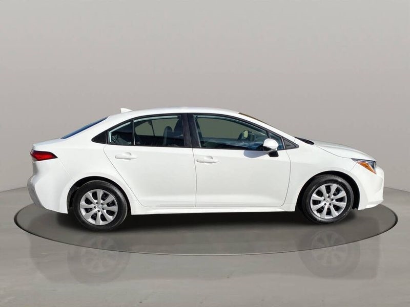 Toyota Corolla LE CVT (Natl) 2022