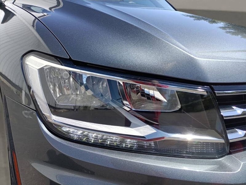 Volkswagen Tiguan 2.0T SE FWD 2021