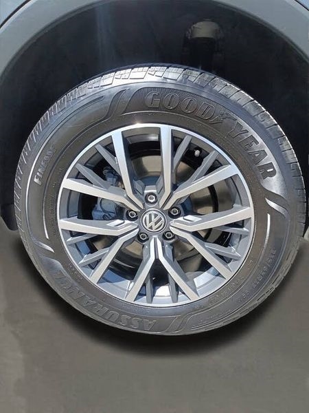 Volkswagen Tiguan 2.0T SE FWD 2021