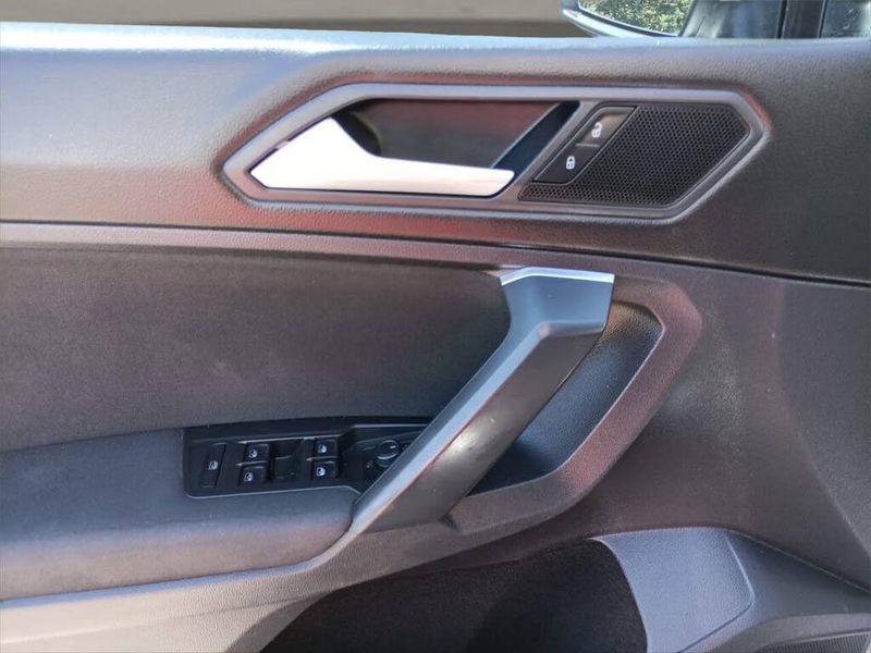 Volkswagen Tiguan 2.0T SE FWD 2021