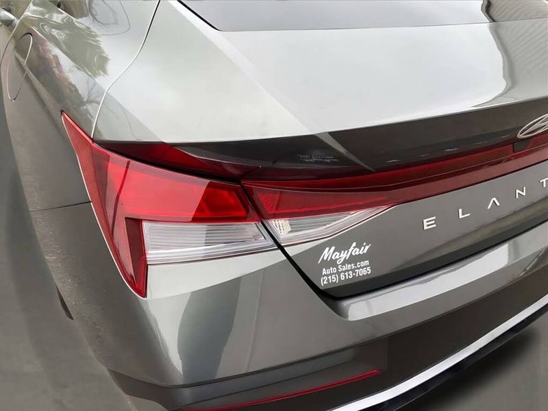 Hyundai Elantra SE IVT 2025