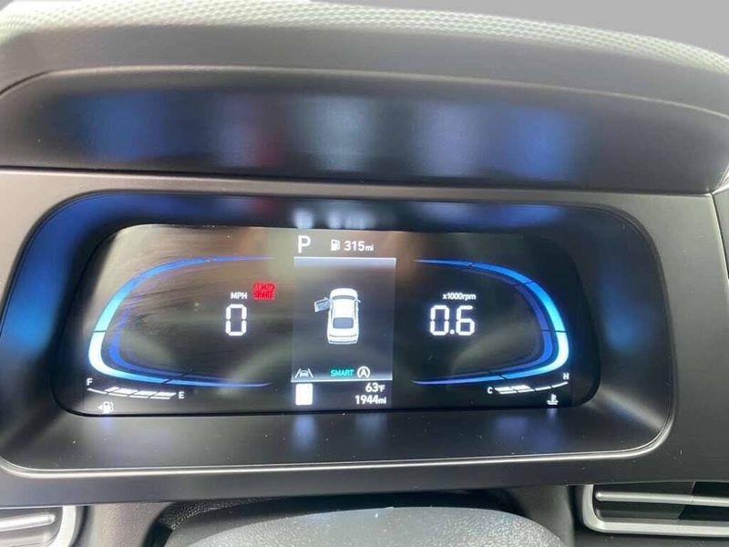 Hyundai Elantra SE IVT 2025