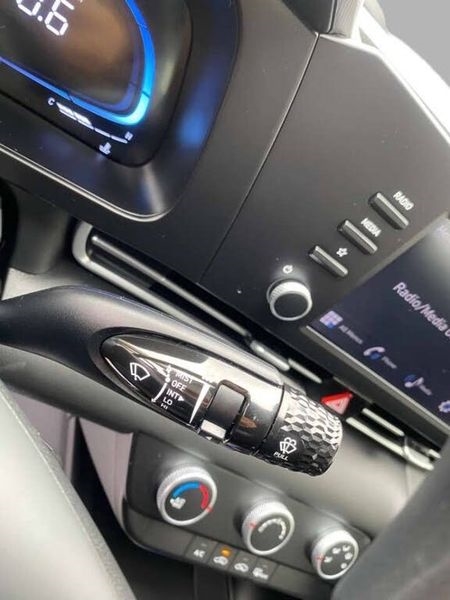 Hyundai Elantra SE IVT 2025