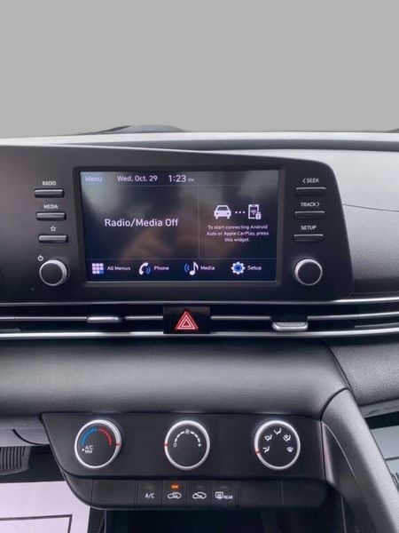 Hyundai Elantra SE IVT 2025