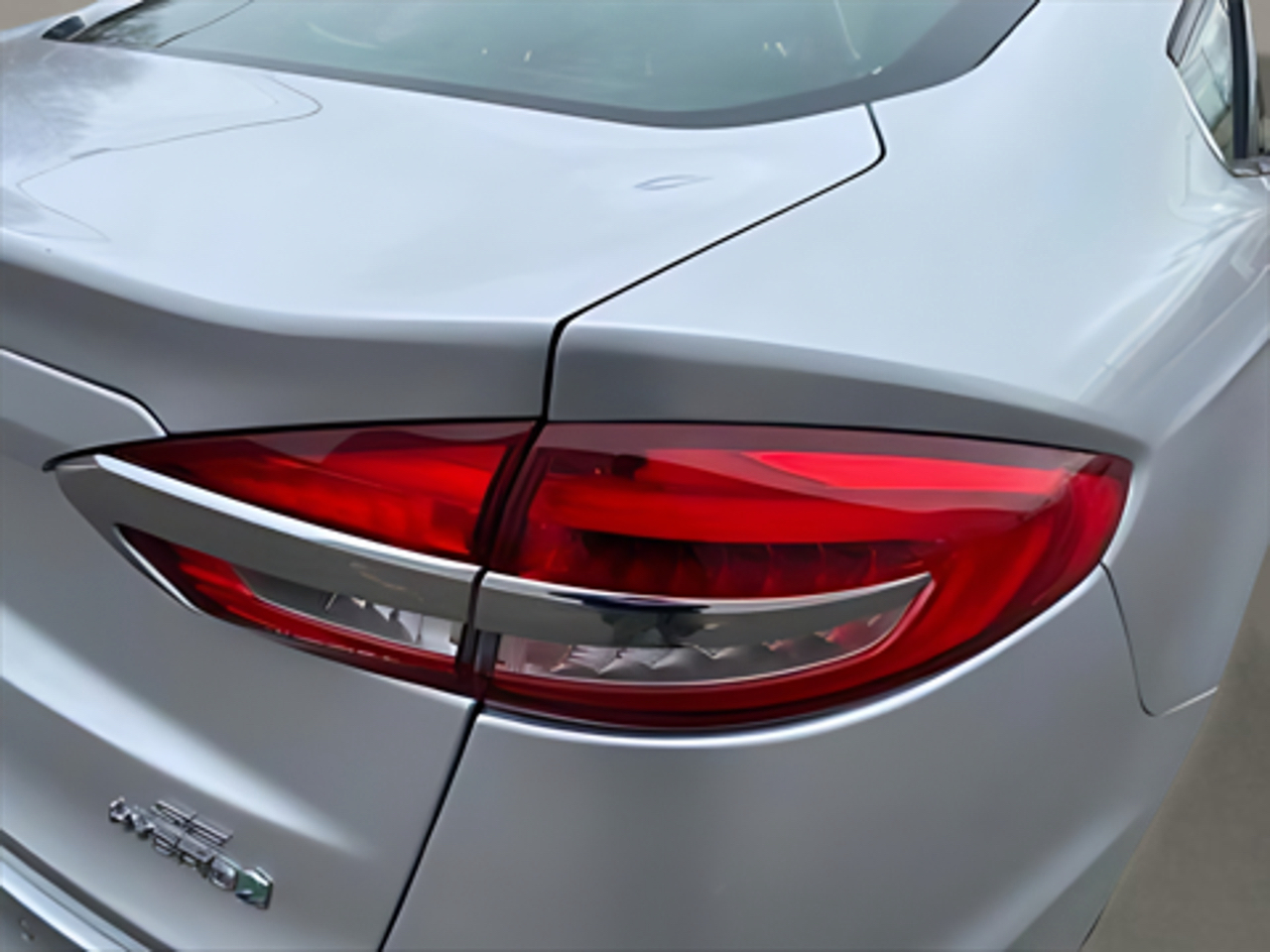 Ford Fusion Hybrid SE FWD 2019