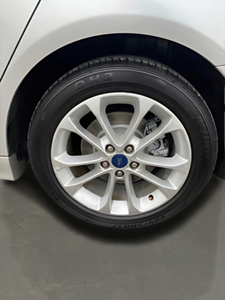 Ford Fusion Hybrid SE FWD 2019