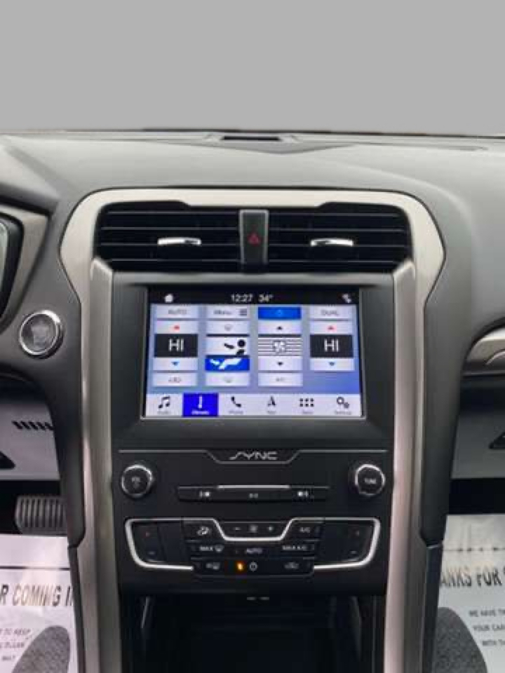 Ford Fusion Hybrid SE FWD 2019