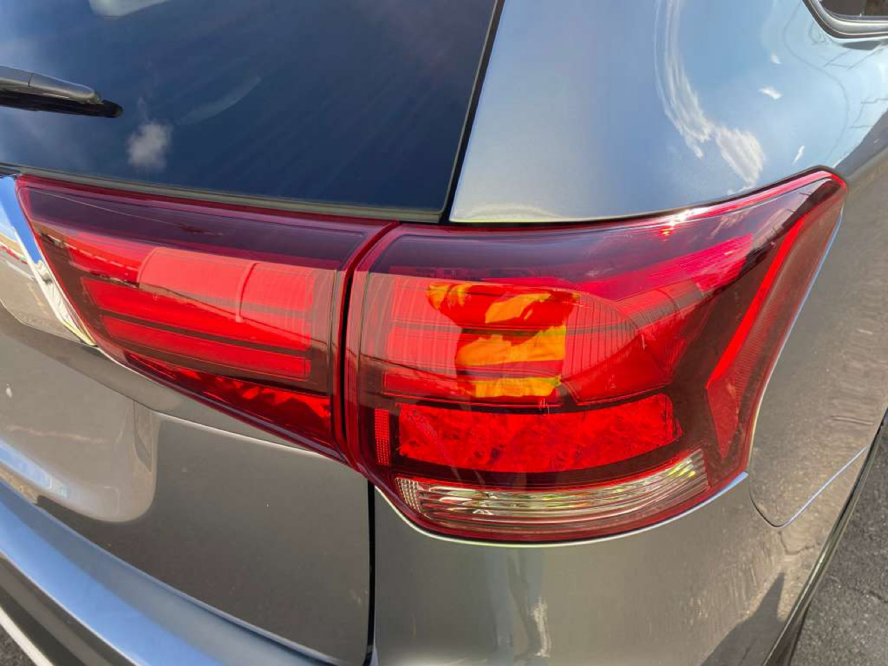 Mitsubishi Outlander SEL FWD 2018