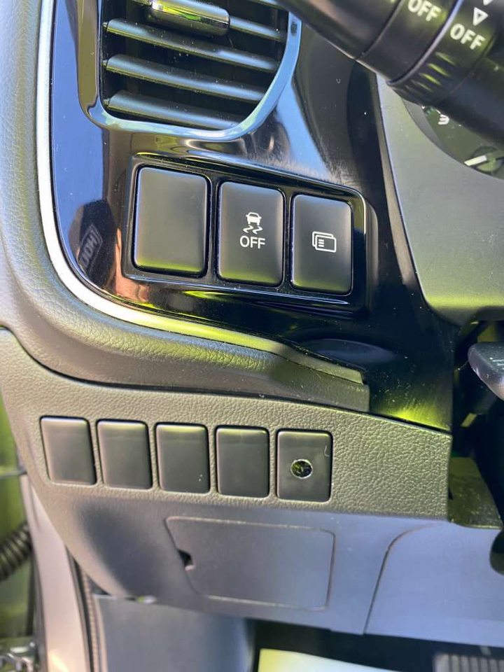 Mitsubishi Outlander SEL FWD 2018