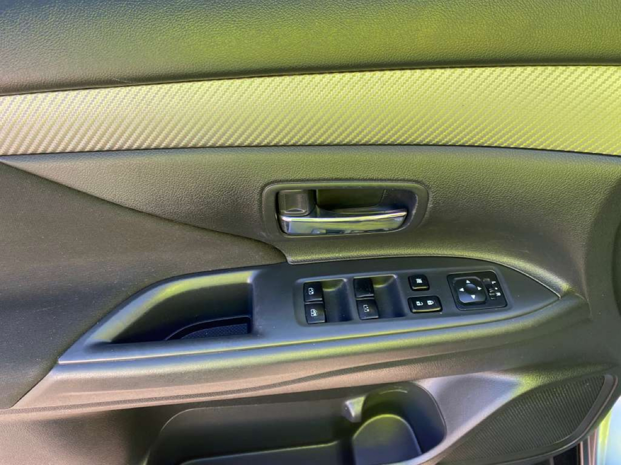 Mitsubishi Outlander SEL FWD 2018