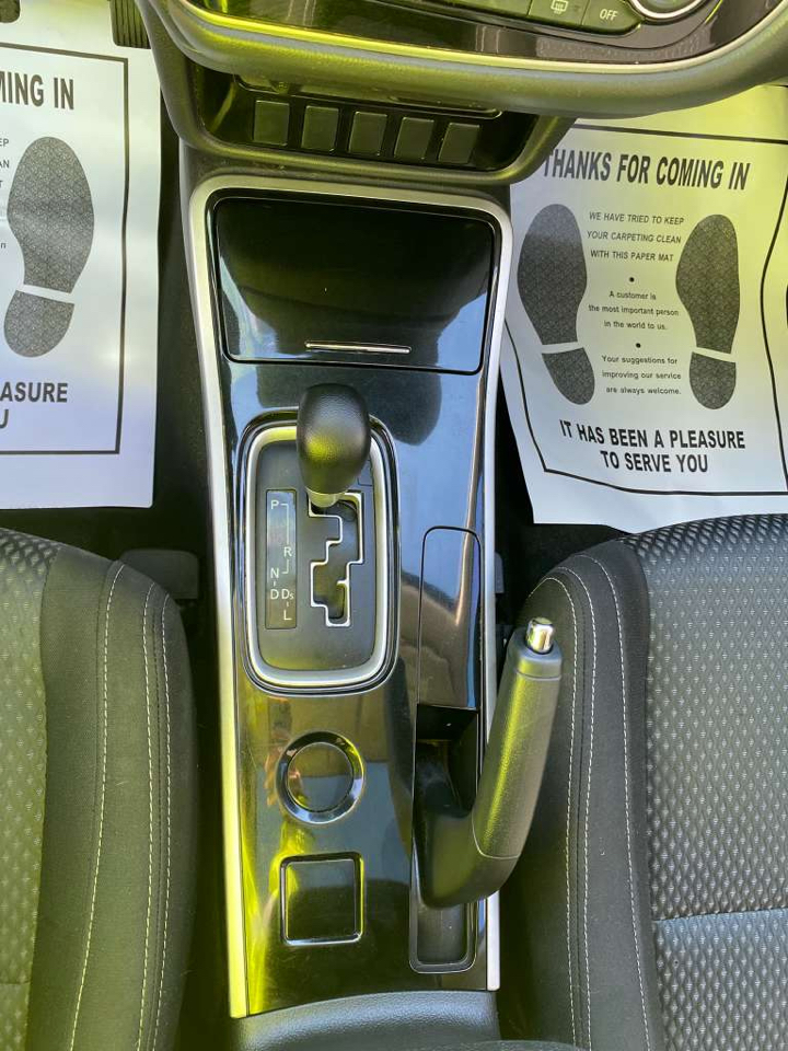 Mitsubishi Outlander SEL FWD 2018