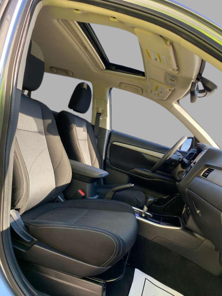 Mitsubishi Outlander SEL FWD 2018