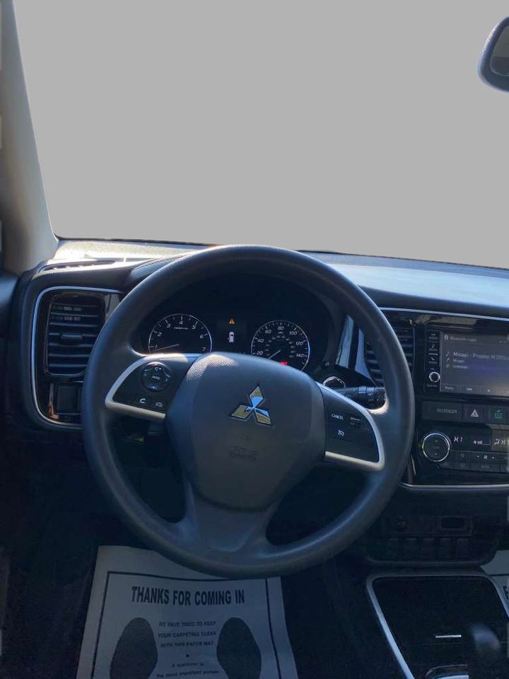 Mitsubishi Outlander SEL FWD 2018