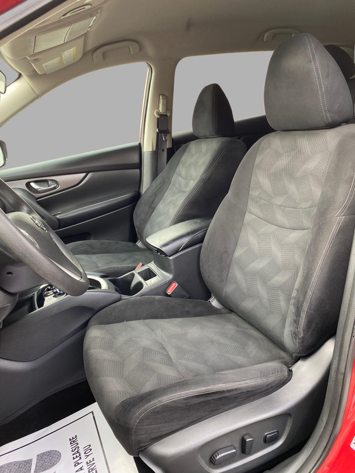 Nissan Rogue AWD 4dr SV 2016