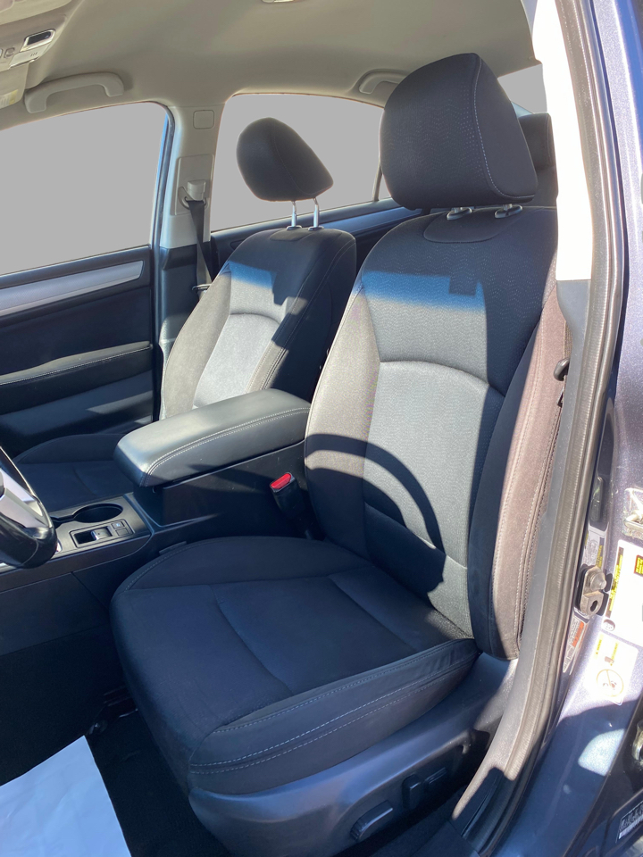 Subaru Legacy 4dr Sdn 2.5i Premium PZEV 2015