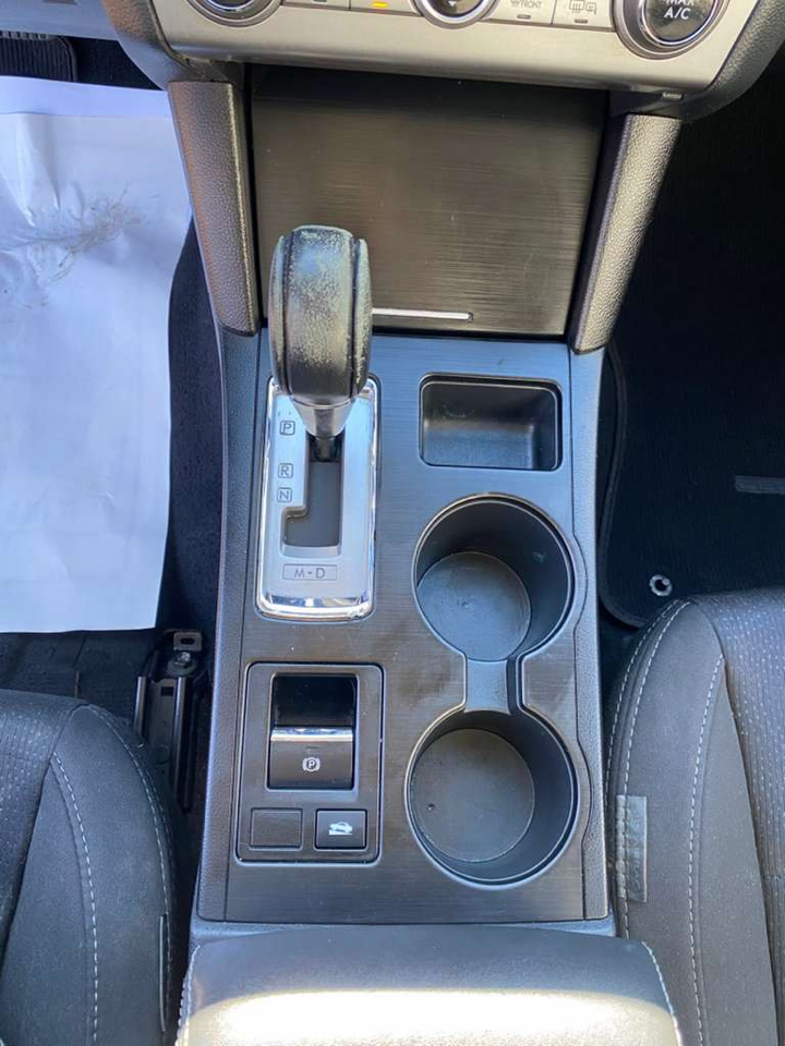 Subaru Legacy 4dr Sdn 2.5i Premium PZEV 2015