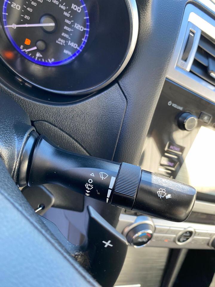 Subaru Legacy 4dr Sdn 2.5i Premium PZEV 2015