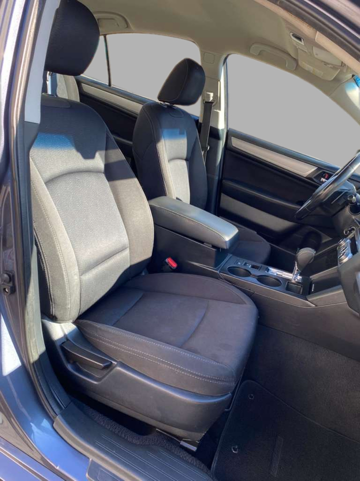 Subaru Legacy 4dr Sdn 2.5i Premium PZEV 2015