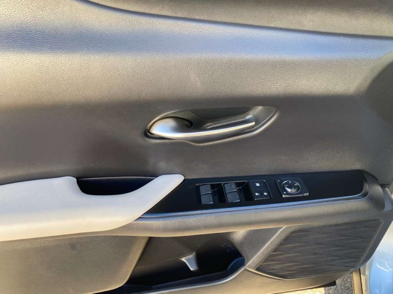 Lexus UX UX 250h FWD 2024